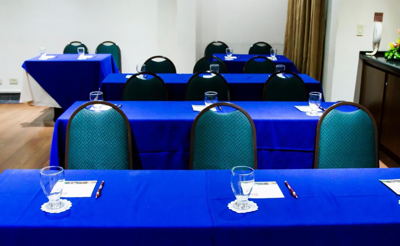 Rincon Del Valle Hotel&suites Hotel San José